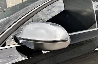 Седан Audi S8 2013 в 