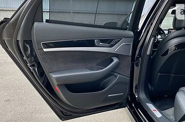 Седан Audi S8 2013 в 