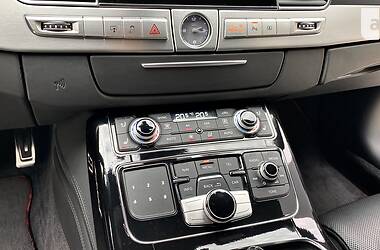 Седан Audi S8 2013 в 