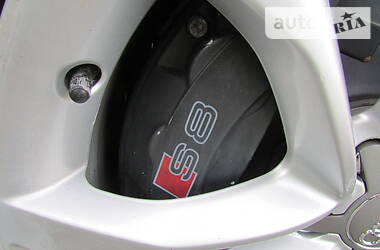 Седан Audi S8 2012 в Києві