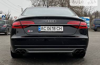 Седан Audi S8 2014 в Луцьку