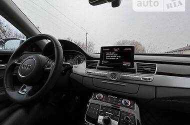 Седан Audi S8 2014 в Луцке