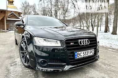 Седан Audi S8 2016 в 