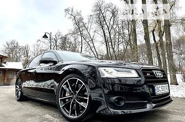 Седан Audi S8 2016 в 
