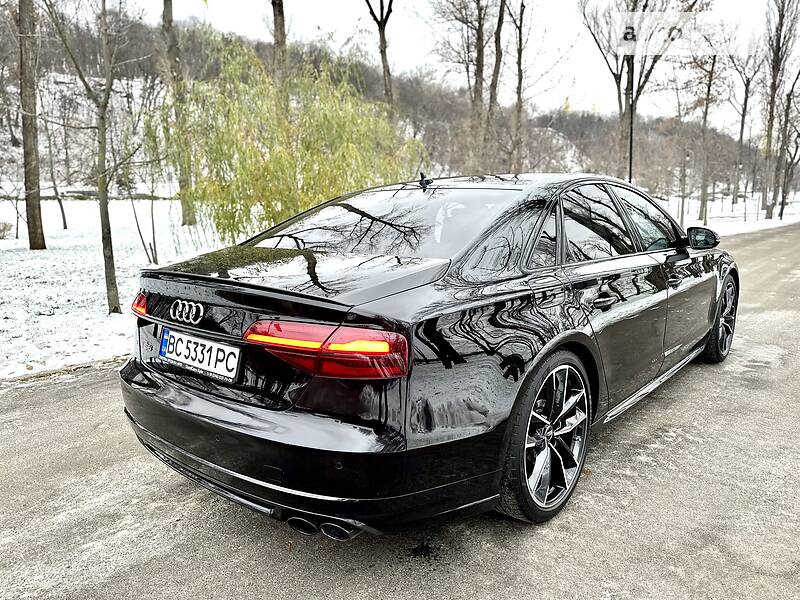 Седан Audi S8 2016 в Киеве фото 28 Седан Audi S8 2016 в Киеве