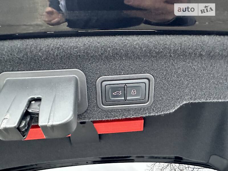 Седан Audi S8 2016 в Киеве фото 82 Седан Audi S8 2016 в Киеве