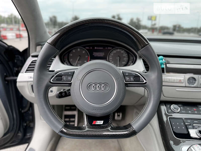 Седан Audi S8 2016 в Києві