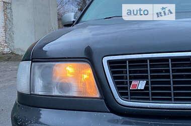 Седан Audi S8 1997 в Кагарлыке