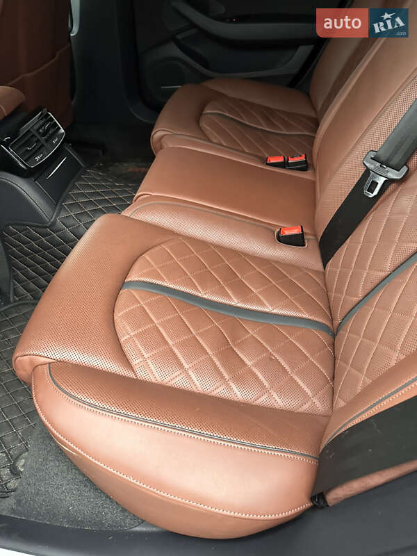 Седан Audi S8 2014 в Киеве