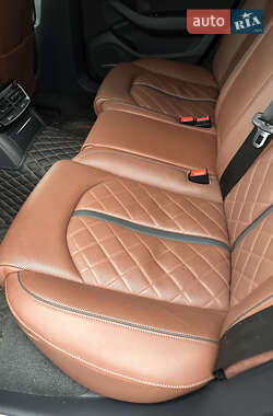 Седан Audi S8 2014 в 