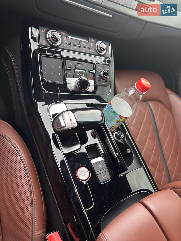 Седан Audi S8 2014 в Киеве