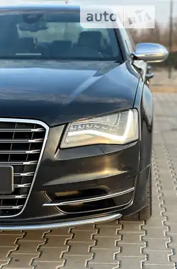 Audi S8 2013