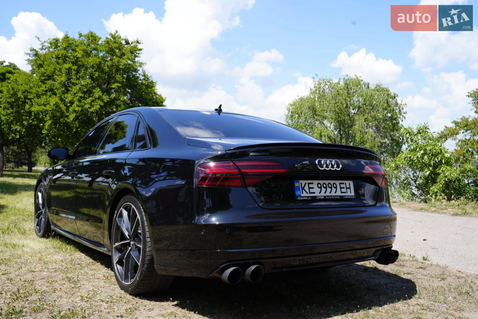 2017 Audi S8 - мініатюра 12
