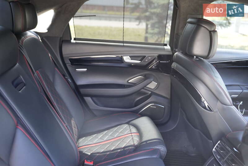 Седан Audi S8 2017 в Днепре
