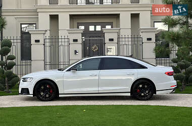 Седан Audi S8 2020 в 