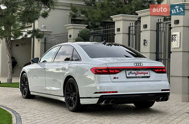 Седан Audi S8 2020 в 