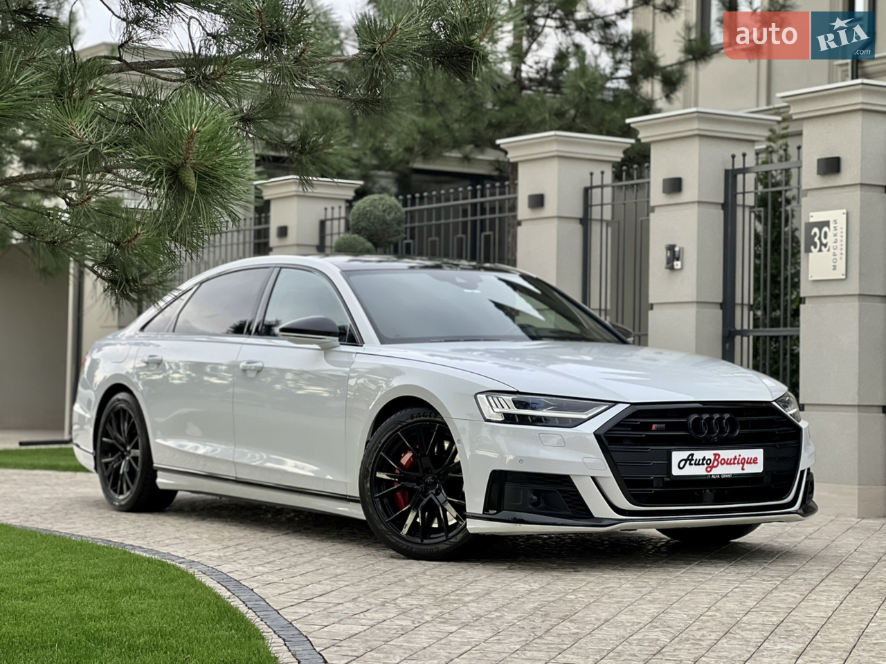 2017 Audi S8 - мініатюра 21