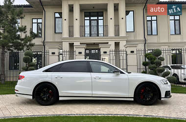 Седан Audi S8 2020 в 