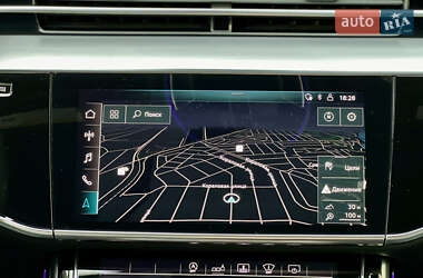Седан Audi S8 2020 в 