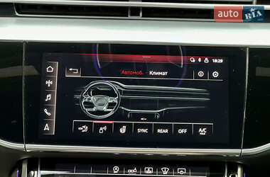 Седан Audi S8 2020 в 