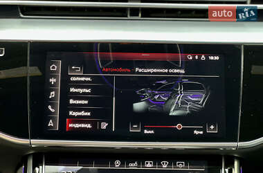 Седан Audi S8 2020 в 