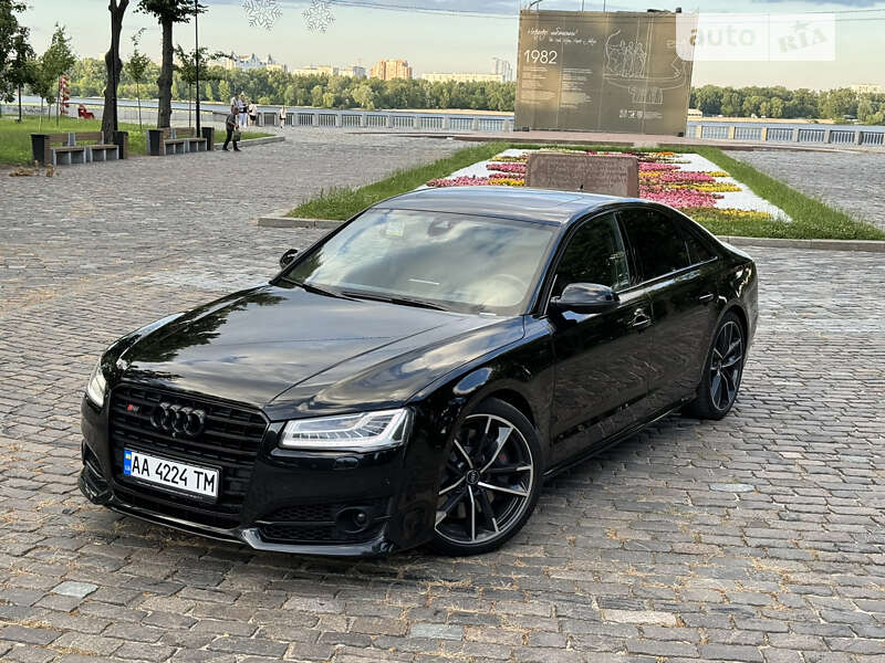 Седан Audi S8 2015 в Києві