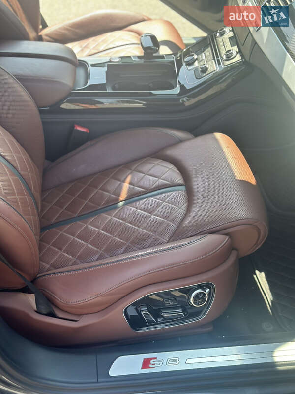 Седан Audi S8 2014 в Киеве