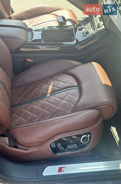 Седан Audi S8 2014 в 