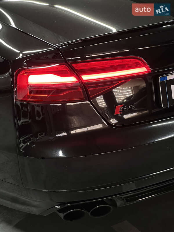 Седан Audi S8 2016 в Одессе