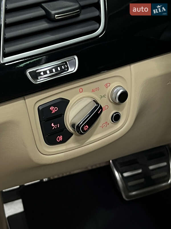 Седан Audi S8 2016 в Одессе