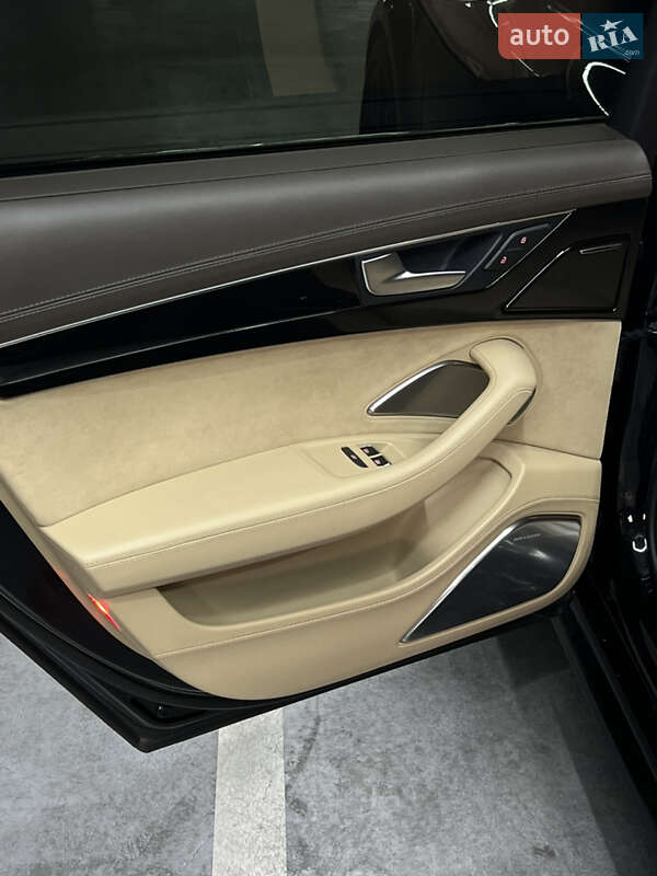 Седан Audi S8 2016 в Одессе