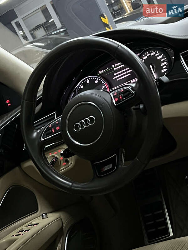 Седан Audi S8 2016 в Одессе