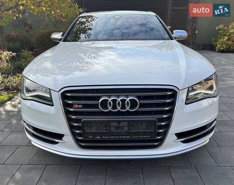 Седан Audi S8 2012 в Киеве