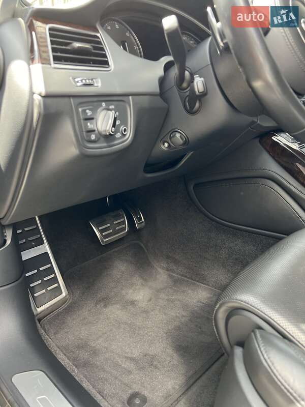 Седан Audi S8 2012 в Києві