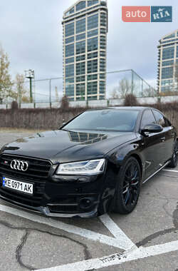 Седан Audi S8 2017 в 
