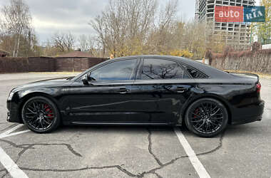 Седан Audi S8 2017 в 