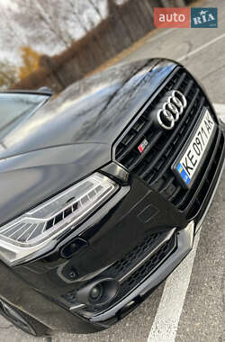 Седан Audi S8 2017 в 