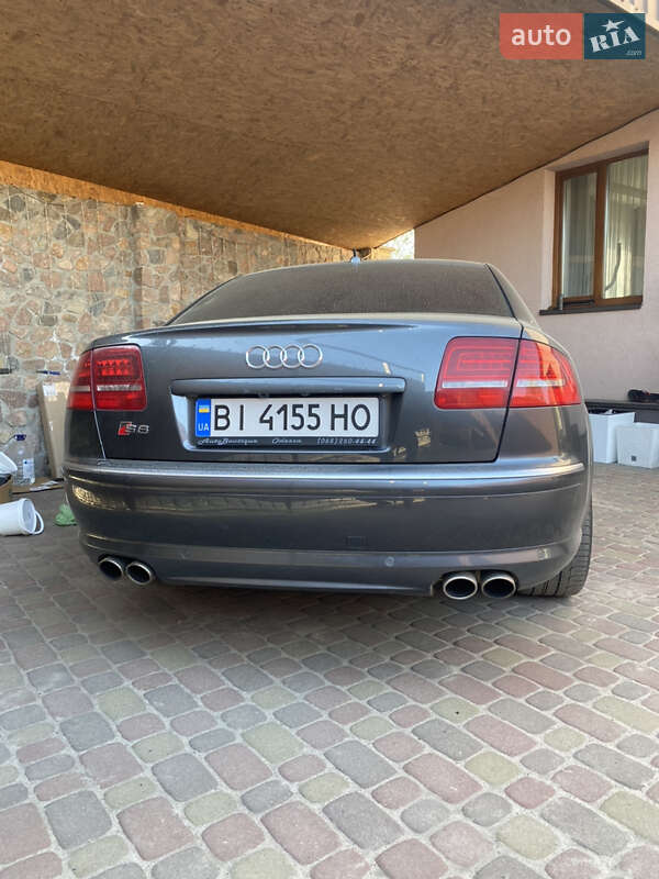 Седан Audi S8 2007 в Лубнах