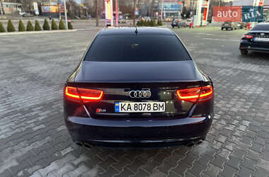 Седан Audi S8 2012 в Кривом Роге