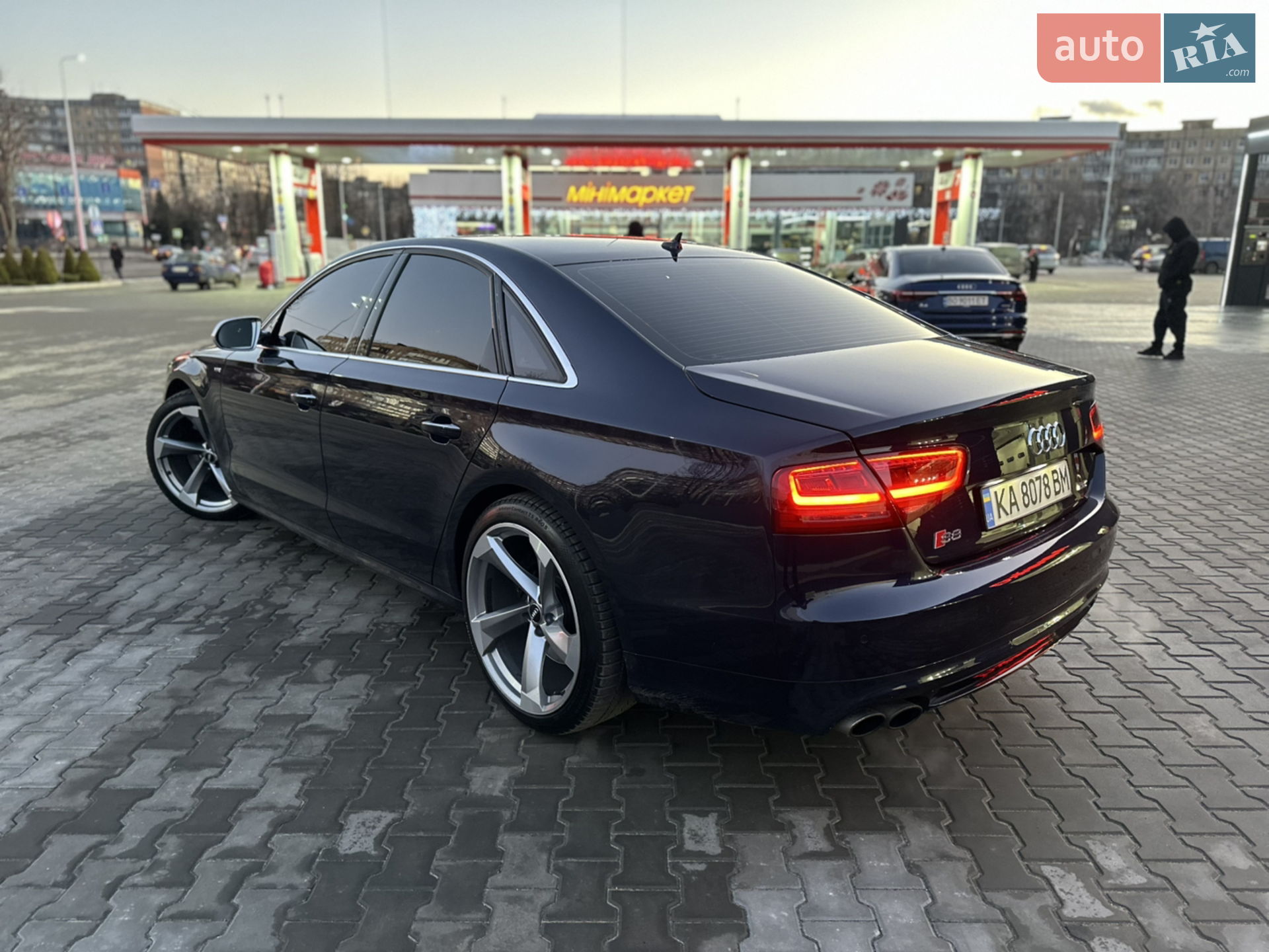 2012 Audi S8 - мініатюра 6