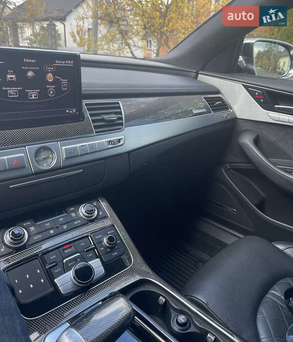 Седан Audi S8 2013 в Рівному