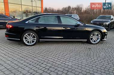 Седан Audi S8 2019 в 