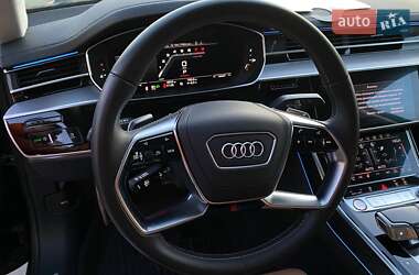 Седан Audi S8 2019 в 