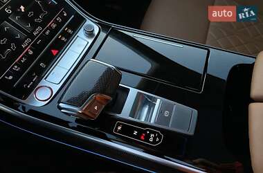 Седан Audi S8 2019 в 