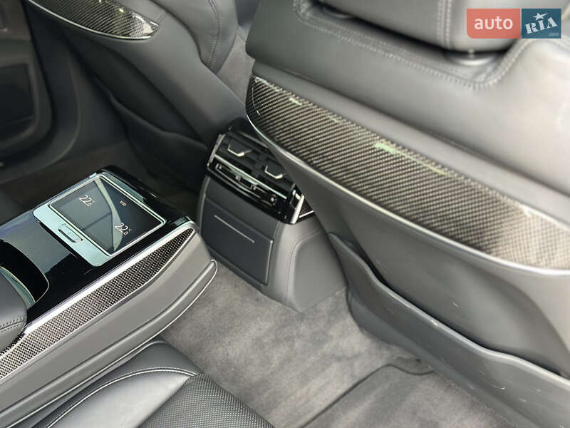 Седан Audi S8 2021 в Києві
