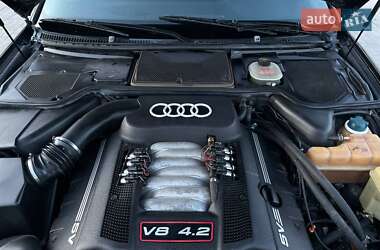Седан Audi S8 2000 в 