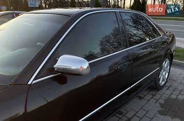 Седан Audi S8 2000 в 