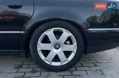 Седан Audi S8 2000 в 