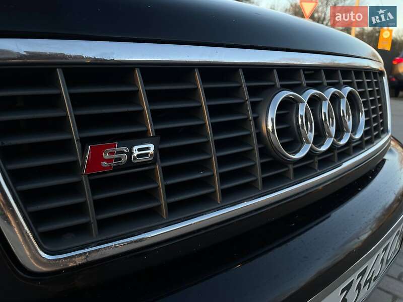 Седан Audi S8 2000 в Тернополе