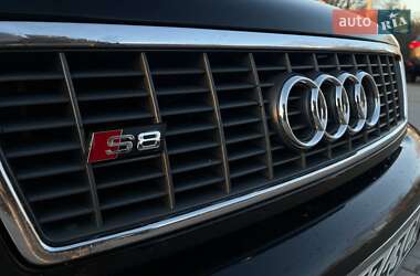 Седан Audi S8 2000 в 